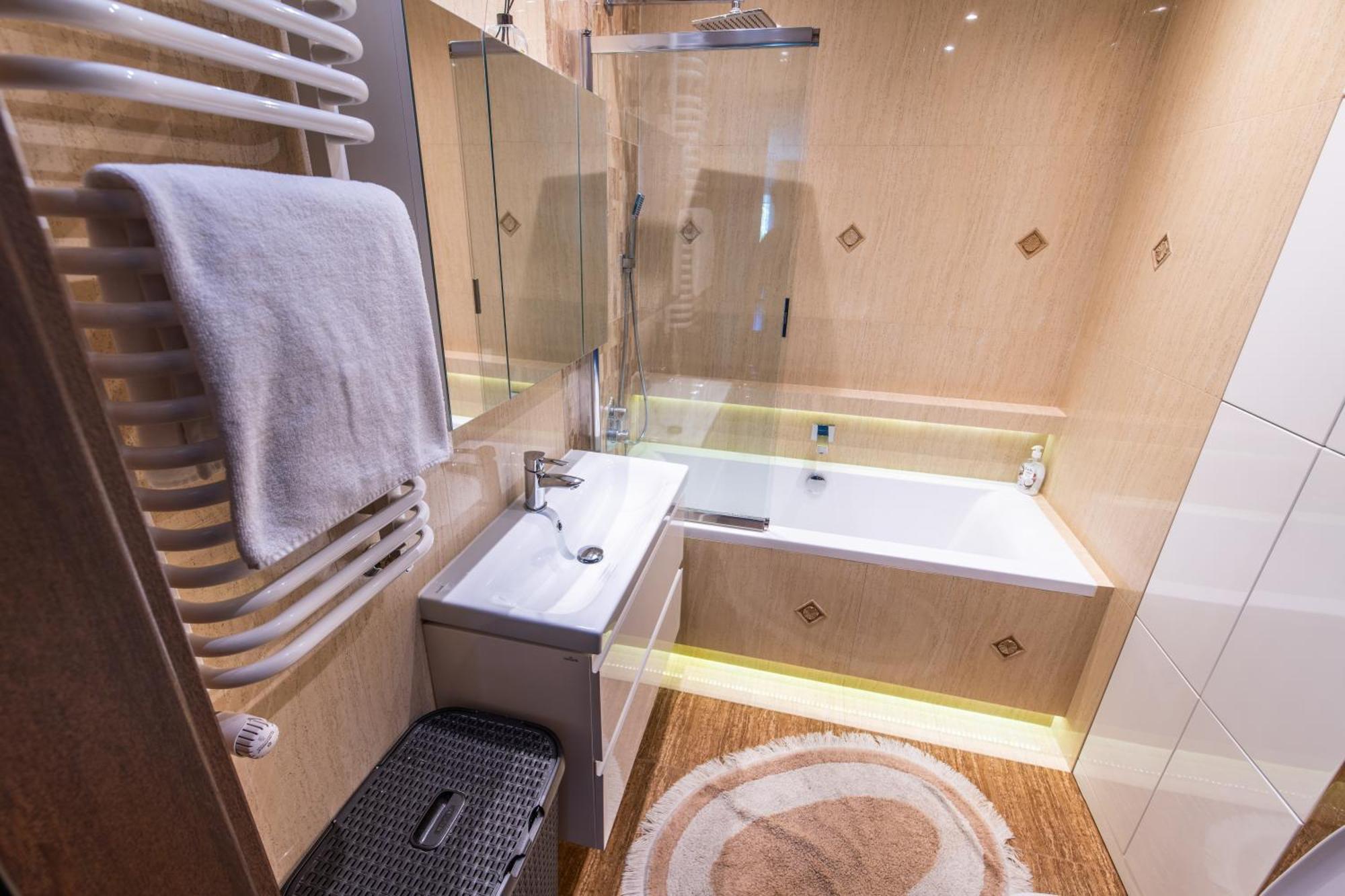 Large Luxury Apartment เวียลิชกา ภายนอก รูปภาพ