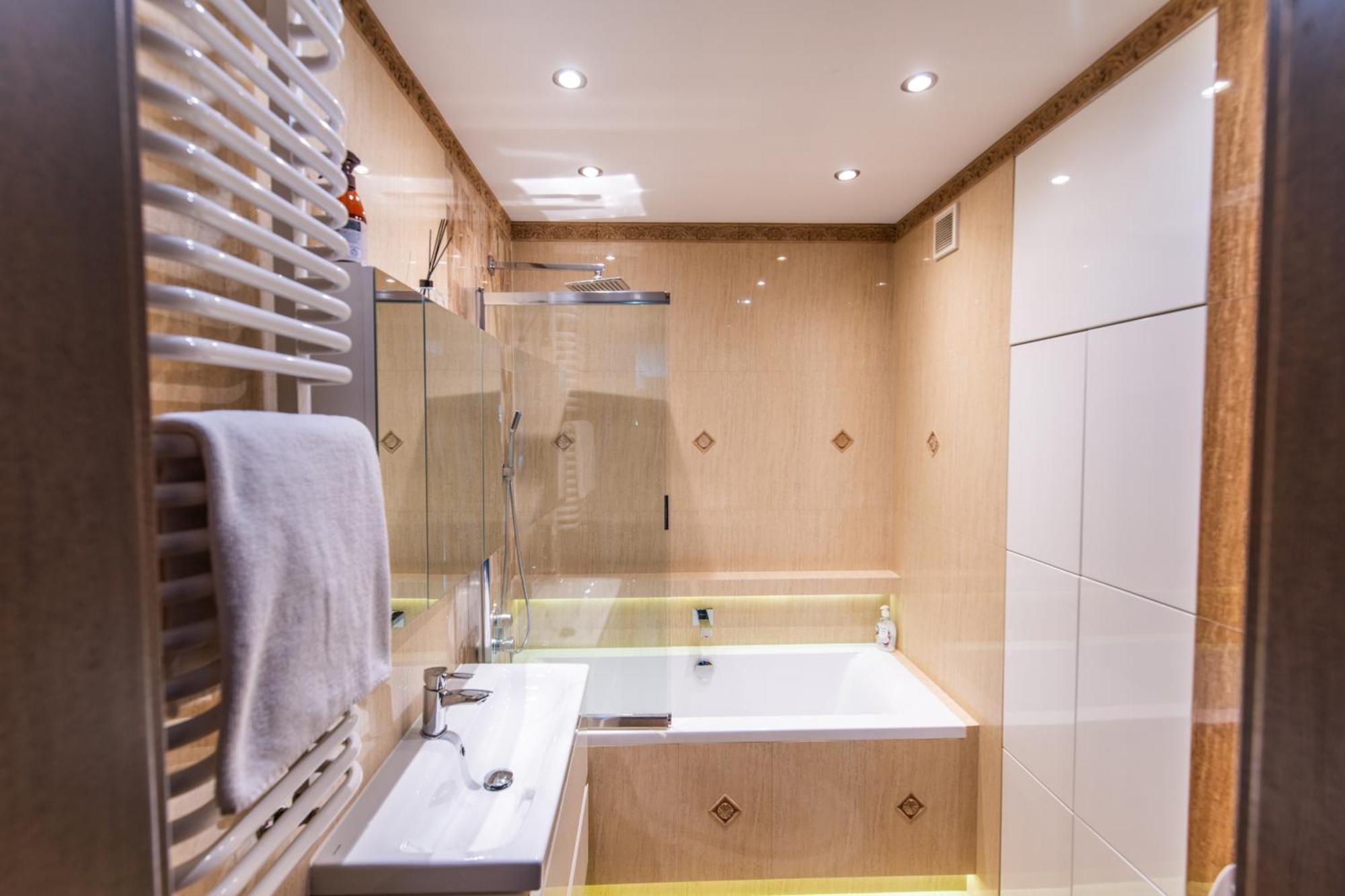 Large Luxury Apartment เวียลิชกา ภายนอก รูปภาพ